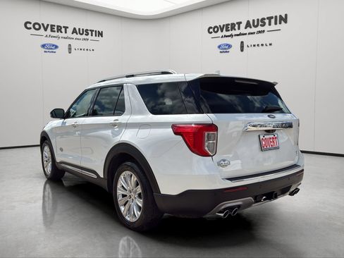 Used 2021 Ford Explorer King Ranch w/ Premium Technology Package RWD image 3