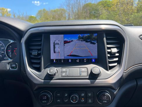 Used 2022 GMC Acadia AT4 w/ Technology Package AWD/4WD image 30
