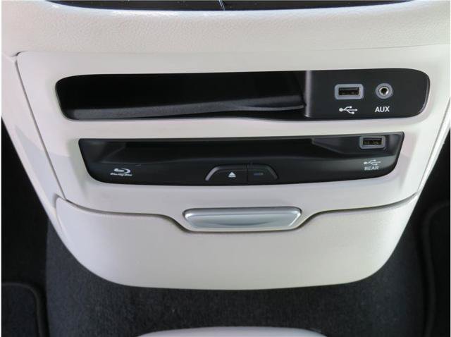 Used 2019 Chrysler Pacifica Limited FWD image 29