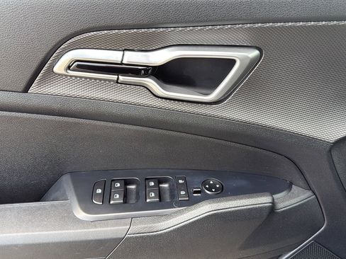 Used 2023 Kia Sportage LX image 10