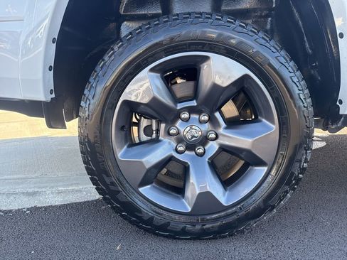 Used 2023 RAM 1500 Big Horn AWD/4WD image 12