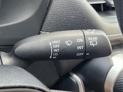 Used 2019 Toyota RAV4 LE FWD image 20