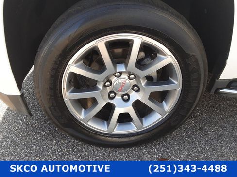 Used 2018 GMC Yukon Denali image 9