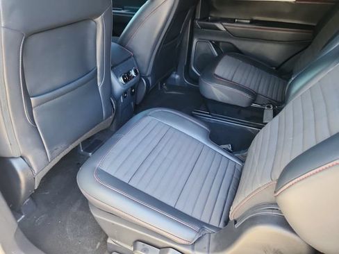 Used 2026 Ford Explorer ST-Line w/ ST-Line Street Pack AWD/4WD image 8