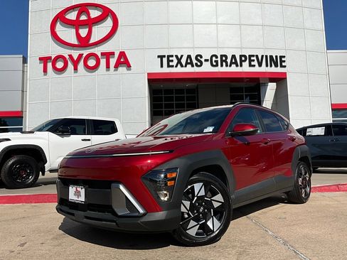Used 2025 Hyundai Kona SEL image 2