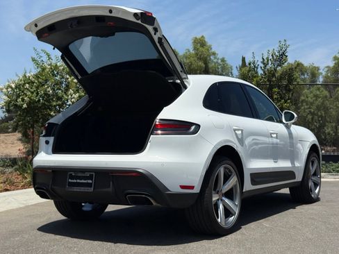 Used 2026 Porsche Macan AWD/4WD image 31