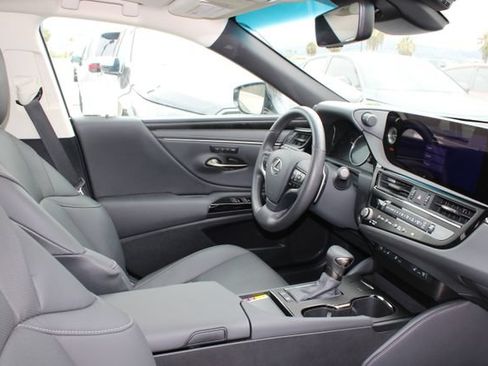 Certified 2025 Lexus ES 300h w/ Premium Package FWD image 5