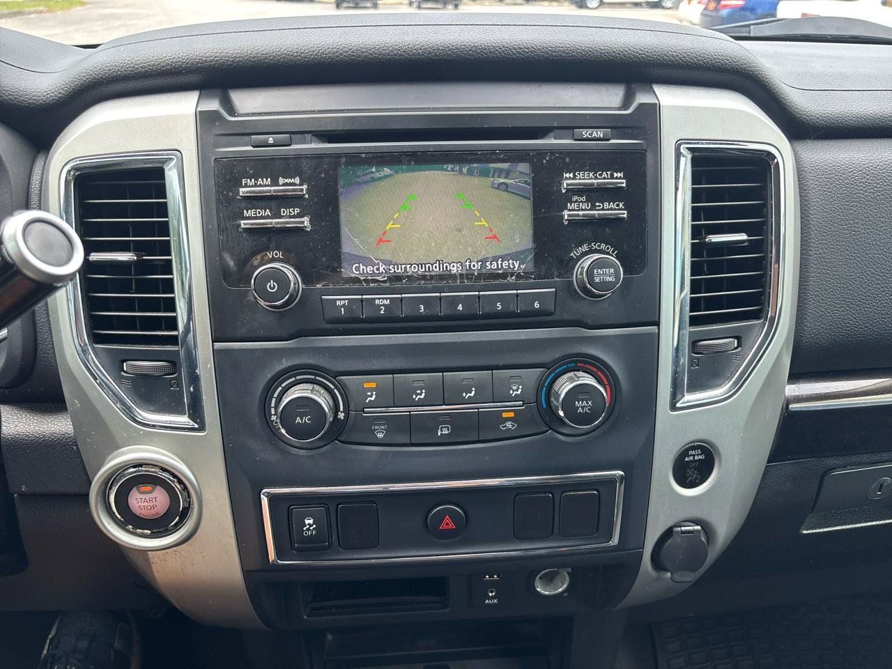 Used 2018 Nissan Titan SV RWD image 21