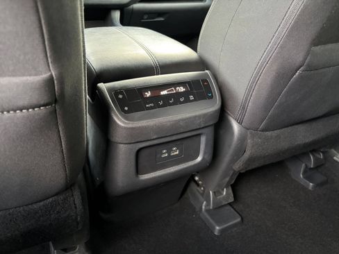 Used 2025 Nissan Pathfinder SV FWD image 23