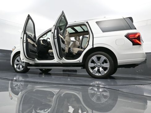Used 2023 Ford Expedition Platinum image 42