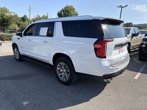 Used 2024 GMC Yukon XL Denali RWD image 2