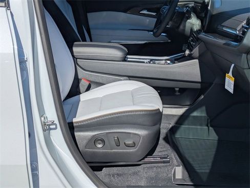 New 2026 Chevrolet Traverse High Country image 40