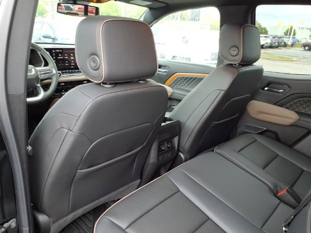 New 2026 GMC Canyon Denali w/ LPO, Denali Black Edition AWD/4WD image 16