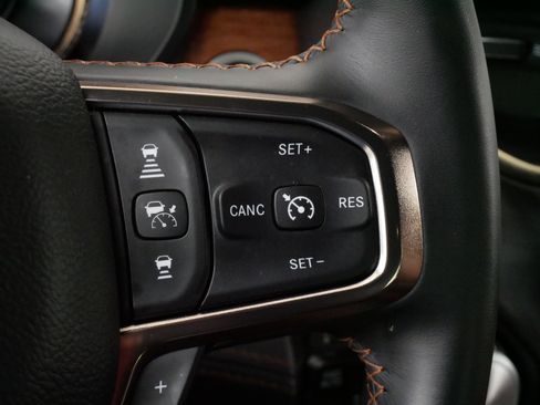 Used 2024 RAM 1500 Limited AWD/4WD image 25