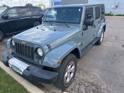 Used 2014 Jeep Wrangler Unlimited Sahara w/ Connectivity Group AWD/4WD image 7