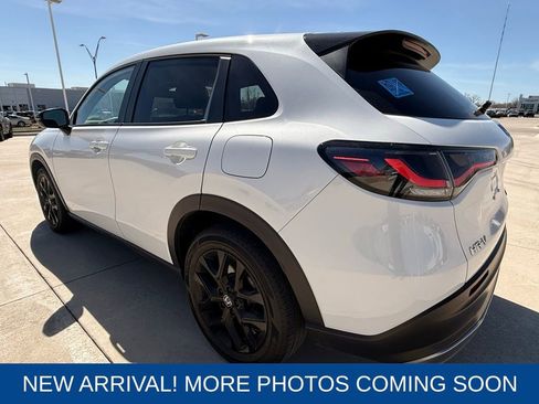 Used 2024 Honda HR-V Sport image 3