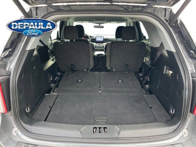 Used 2023 Ford Explorer XLT AWD/4WD image 6