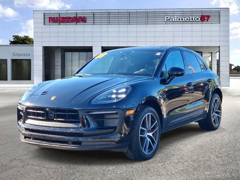 Used 2023 Porsche Macan S AWD/4WD image 3