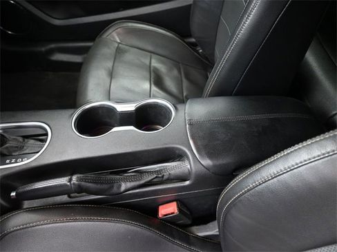 Used 2020 Ford Mustang Premium image 28