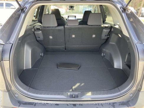 Used 2024 Toyota RAV4 LE image 9