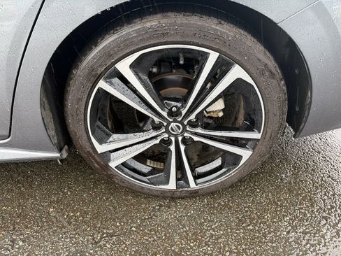 Used 2022 Nissan Sentra SR w/ SR Premium Package image 5