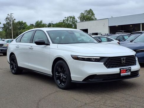 New 2025 Honda Accord SE image 3