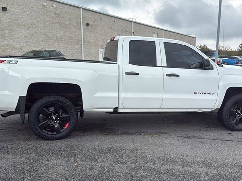Used 2018 Chevrolet Silverado 1500 LT w/ Redline Edition image 5