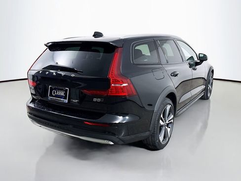 Used 2025 Volvo V60 B5 Cross Country Plus AWD/4WD image 7