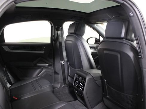 Certified 2026 Porsche Cayenne Coupe AWD/4WD image 24