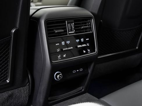 Certified 2026 Porsche Cayenne AWD/4WD image 29