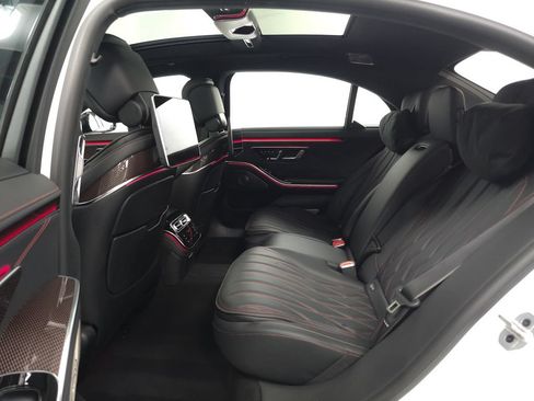 Used 2024 Mercedes-Benz S 63 AMG S w/ Carbon Fiber Exterior Package image 30