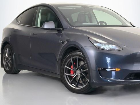 Used 2022 Tesla Model Y Performance AWD/4WD image 12