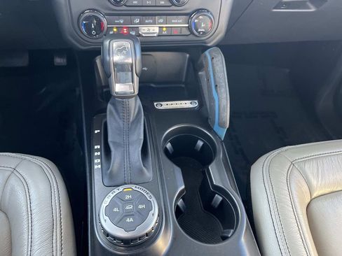 Used 2022 Ford Bronco Wildtrak image 31