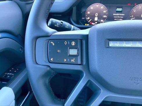 Used 2025 Land Rover Defender 110 X-Dynamic SE image 23