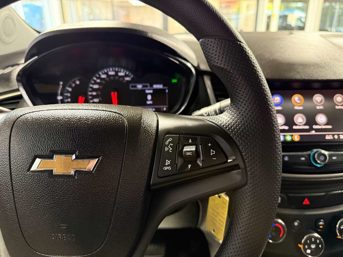 Used 2020 Chevrolet Trax LT AWD/4WD image 9