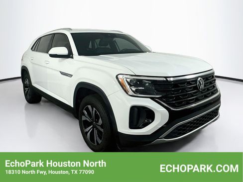 Used 2024 Volkswagen Atlas Cross Sport SE FWD image 1