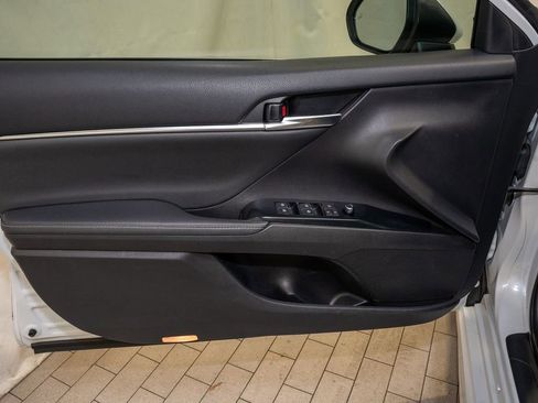 Used 2019 Toyota Camry XSE image 11