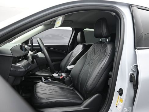 Used 2023 Ford Mustang Mach-E Select image 19