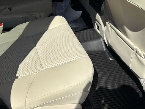 Used 2023 Lexus GX 460 Premium image 20