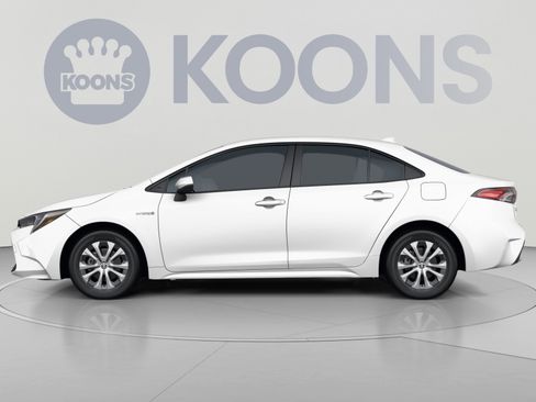Used 2021 Toyota Corolla LE FWD image 2