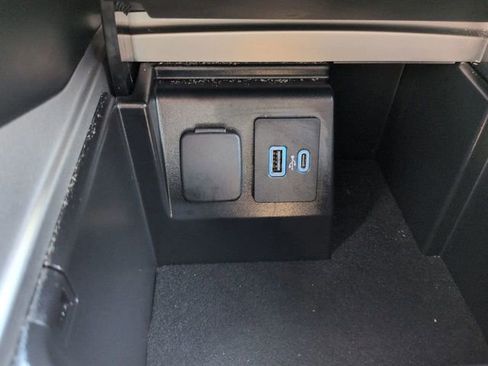 Certified 2023 Ford Explorer XLT image 24