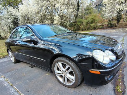 Used 2007 Mercedes-Benz CLK 350 Coupe image 7