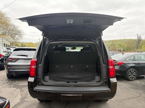 Used 2018 Chevrolet Tahoe LT w/ Luxury Package AWD/4WD image 9