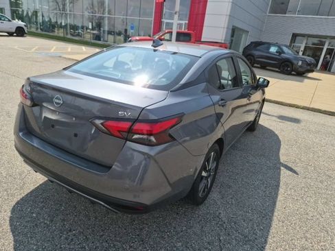 Used 2024 Nissan Versa SV FWD image 8