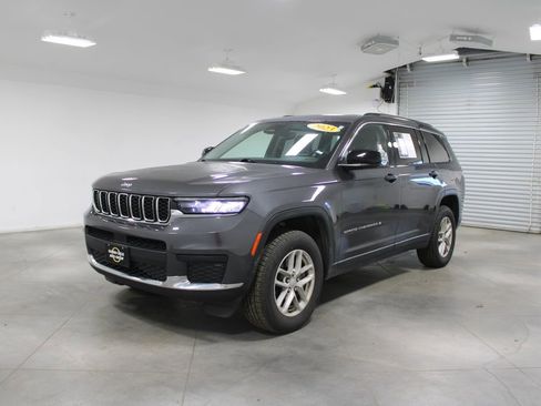 Used 2023 Jeep Grand Cherokee L Laredo image 4