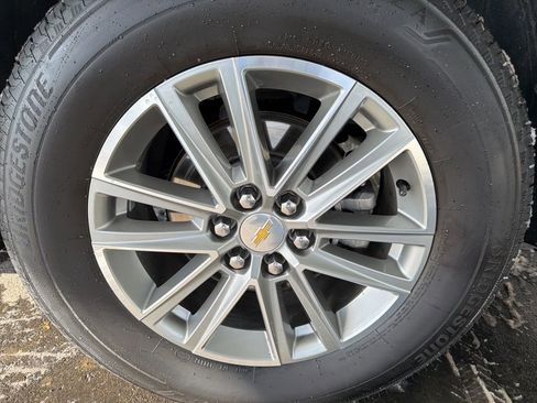 Used 2023 Chevrolet Traverse LT w/ LPO, Cargo Package image 11