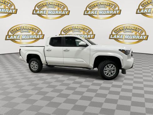 Used 2025 Toyota Tacoma SR5 RWD image 4
