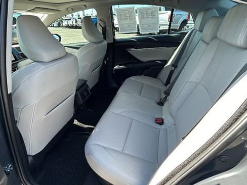 Used 2025 Toyota Camry XLE w/ Premium Plus Package image 15