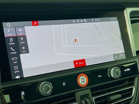 Certified 2026 Porsche Macan AWD/4WD image 16