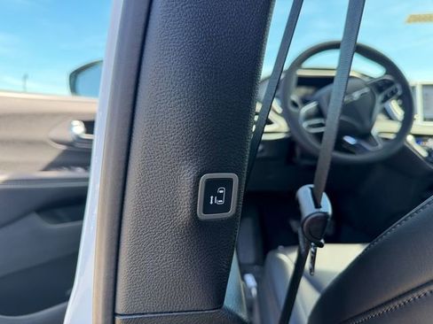 New 2026 Chrysler Voyager LX FWD image 25